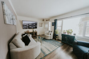 25 Pine Avenue W