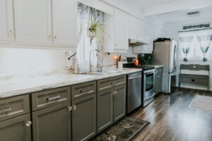 25 Pine Avenue W