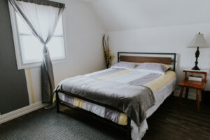 25 Pine Avenue W
