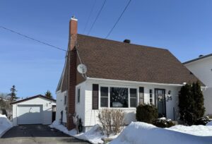 25 Pine Avenue W