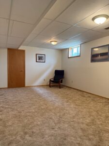 209 Pine Street W