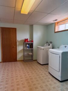 209 Pine Street W