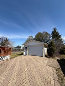 209 Pine Street W