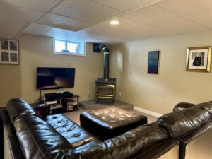245 Pine Street W