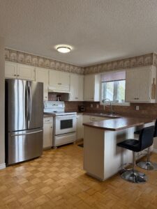 209 Pine Street W