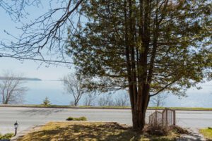 740 Lakeshore Road