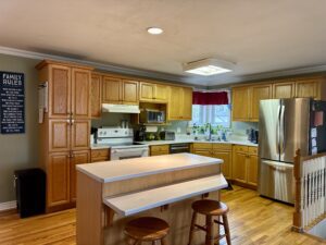 245 Pine Street W