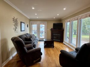 245 Pine Street W