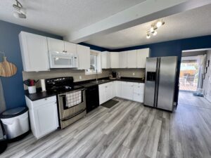 45 Maple Street S