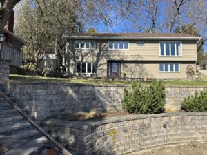 740 Lakeshore Road