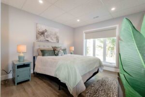 2 Lakeshore Avenue