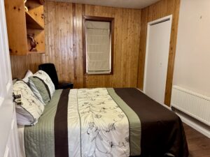 1272 Lakeshore Road