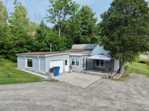 1272 Lakeshore Road