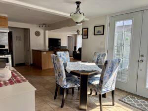 1272 Lakeshore Road