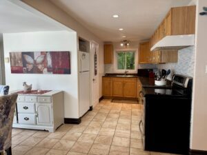 1272 Lakeshore Road